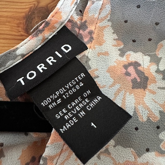 Torrid | Sheer Sleeveless Floral Blouse with Crossover Back - Picture 3 of 7